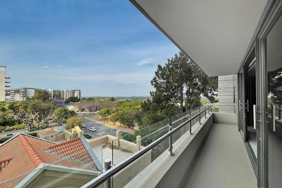 Masingita Towers Executive Suite Johannesburg Exterior photo